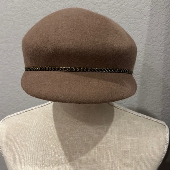 Mauve color hat! New, never worn - Picture 1 of 2